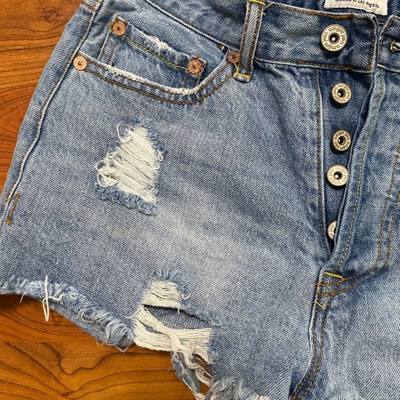 UMGEE denim distressed raw frayed hem blue jean shorts button fly size 28 - Picture 3 of 7